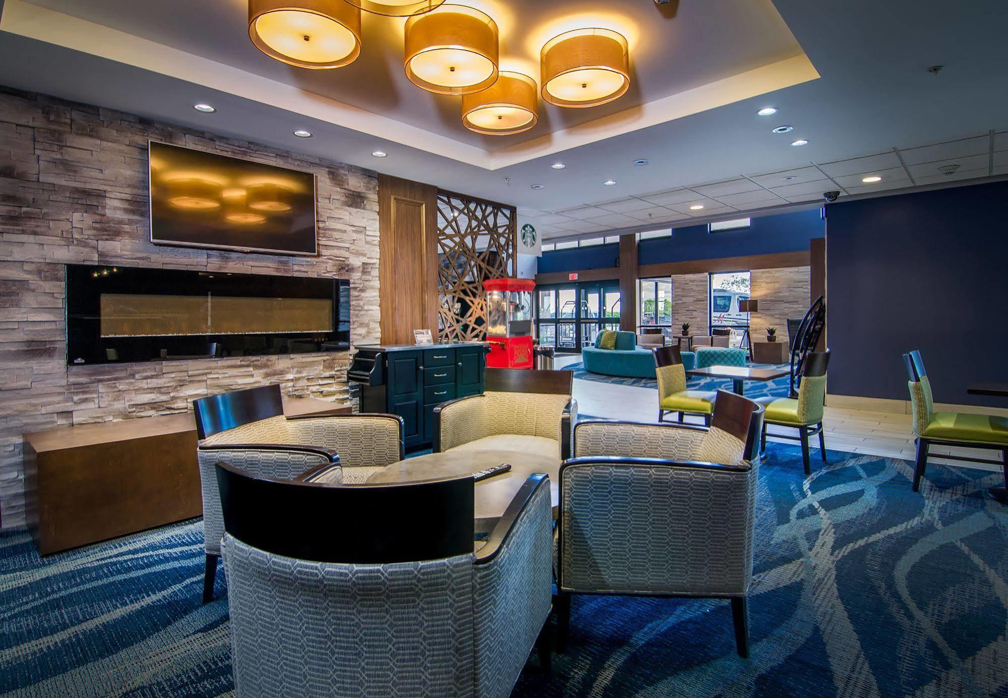 Holiday Inn & Suites Syracuse Airport - Liverpool By Ihg Exteriör bild